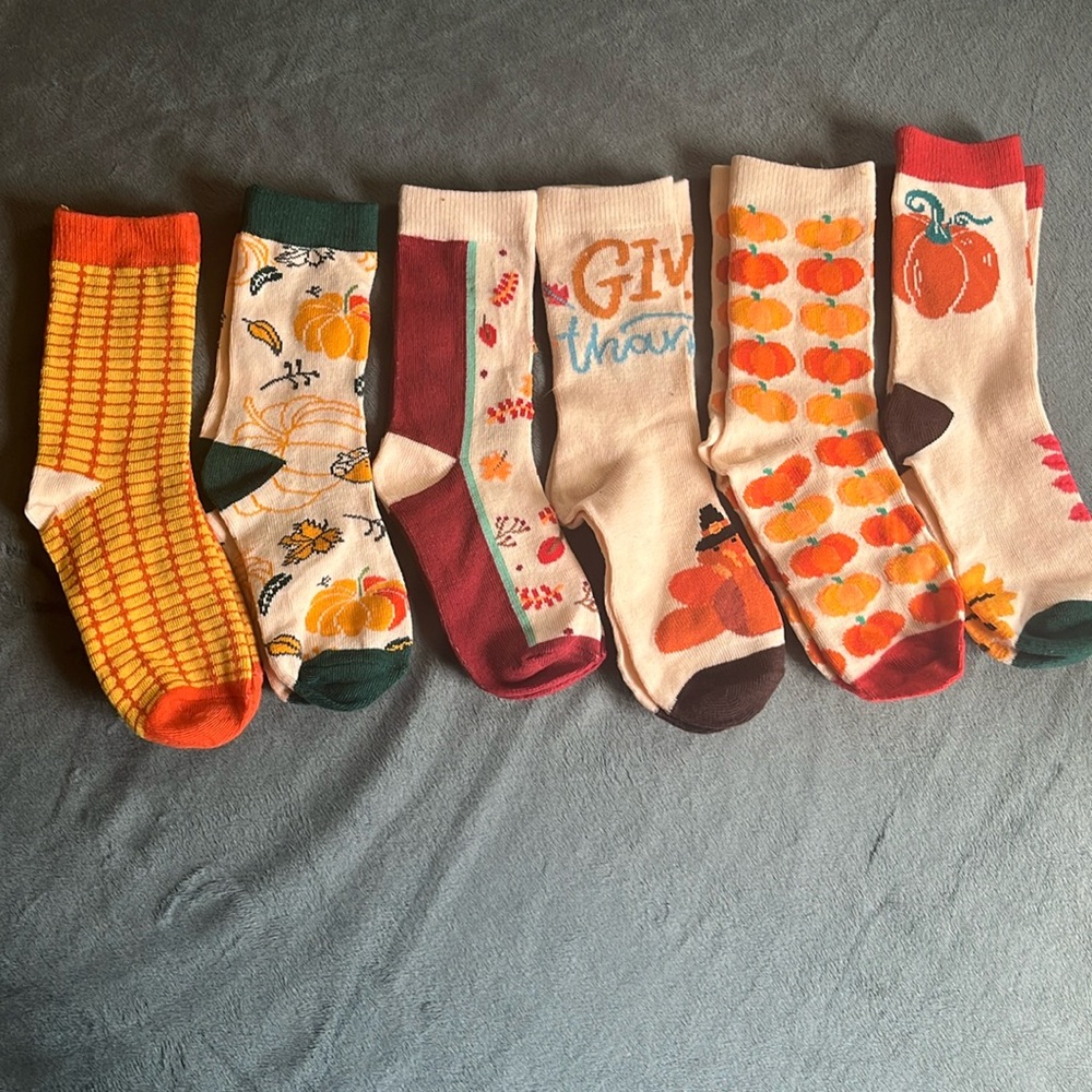 Kids fall socks 12 pair medium new